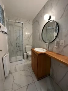 Hostel Warthon baño