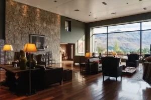 Hotel Loi Suites Chapelco recepcion