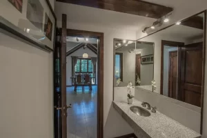 Aparthotel La Fontaine baño