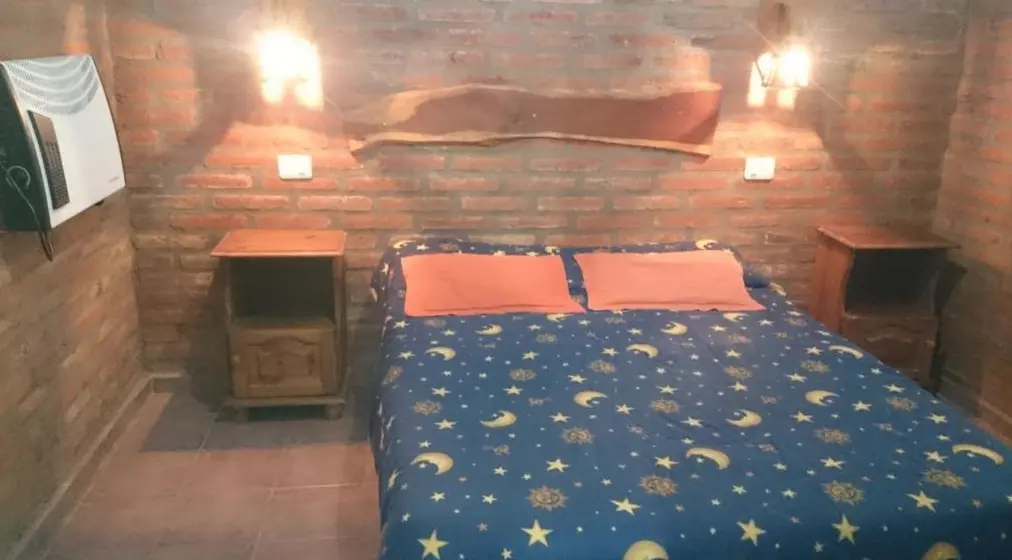 cama doble grande de las cabañas