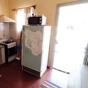 Casa La Candelaria cocina con heladera