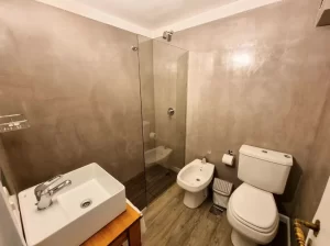 Hostal Las Lucarnas baño