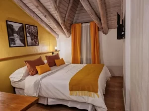 Hostal Las Lucarnas dormitorio