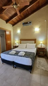 Hotel La Reina dormitorio