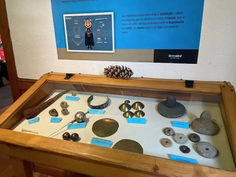 Museo Primeros Pobladores vidirera