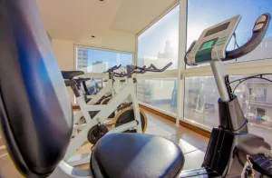 Aparthotel Bristol gimnasio del hotel
