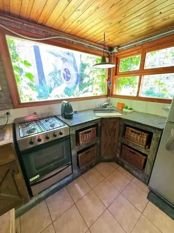 Cabañas Arehue mesada de la cocina