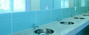 Camping Calasanz baños por dentro