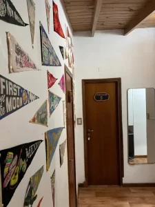 Hostel Sauce puerta de la habitación
