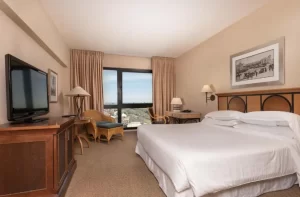 Hotel Sheraton Mar del Plata habitacion con cama doble grande