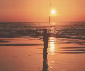 Pesca Recreativa en Mar del Plata pesca en el atardecer