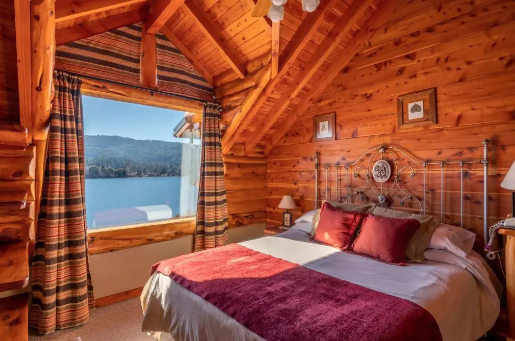 Cabañas Puerto Pireo cama doble grande