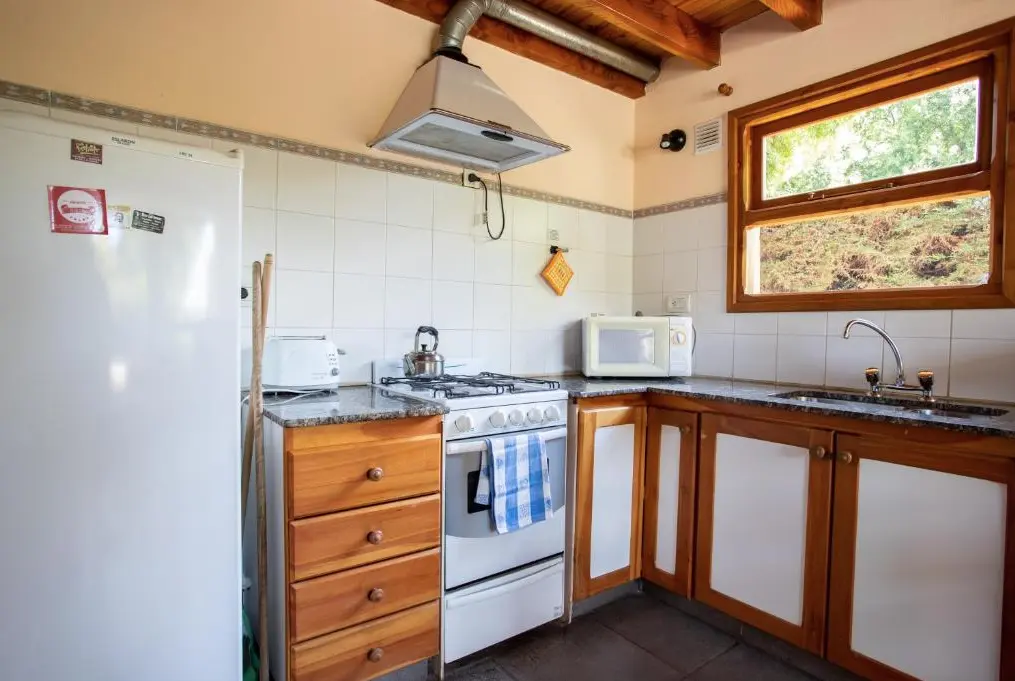 Cabañas Tres Deseos cocina completa