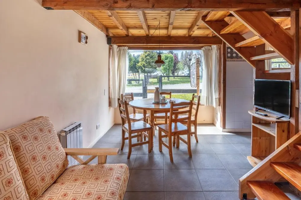 Cabañas Tres Deseos mesa de comedor