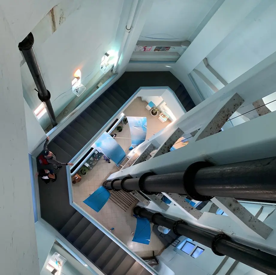 Torre Tanque escaleras