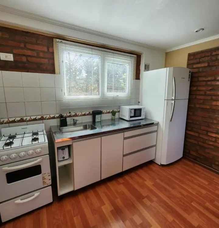 Cabañas La Chacra cocina completa