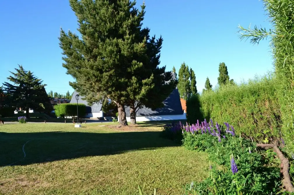 Cabañas Nevis jardín