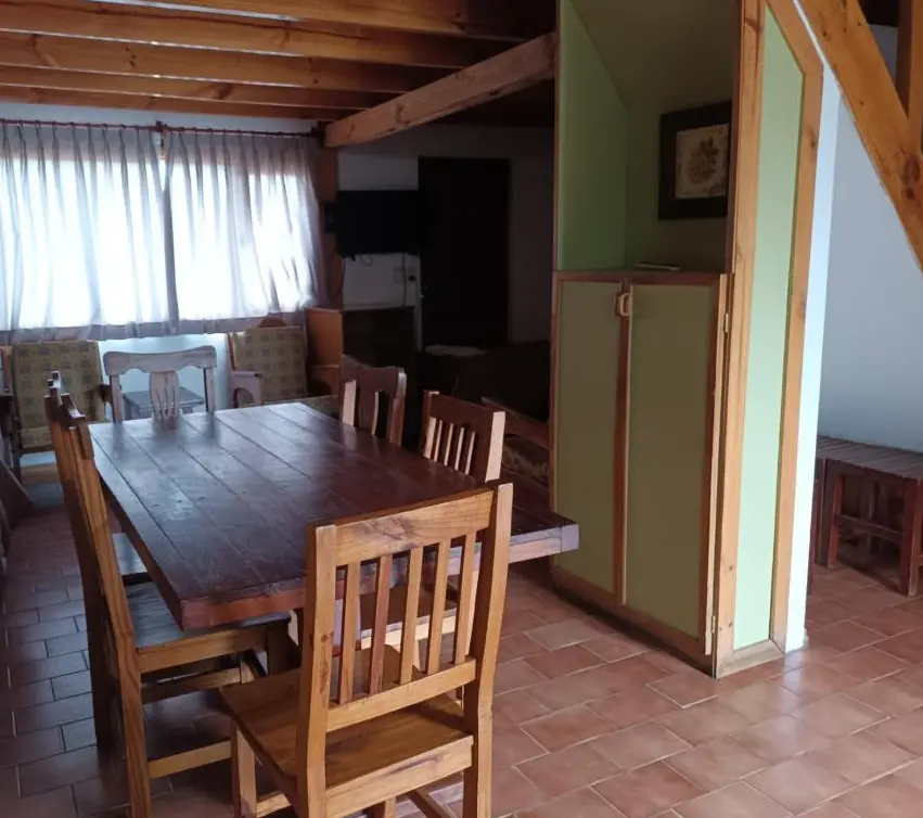 Cabañas Nevis mesa de comedor