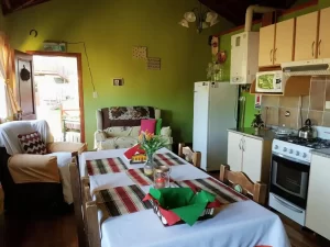 Cabañas Normana Inn mesa de comedor