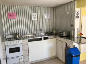 Hostel Elal cocina completa