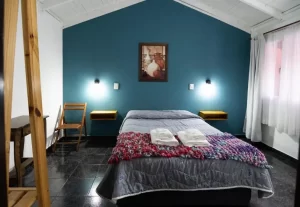 Hostería Patagonia cama doble con luces