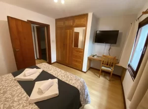 Hostería Suiza armario de la habitación