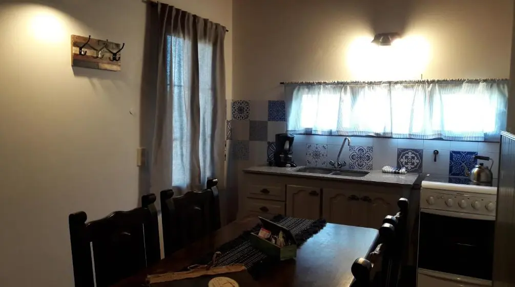 Cabañas Cerros del Sol cocina comedor