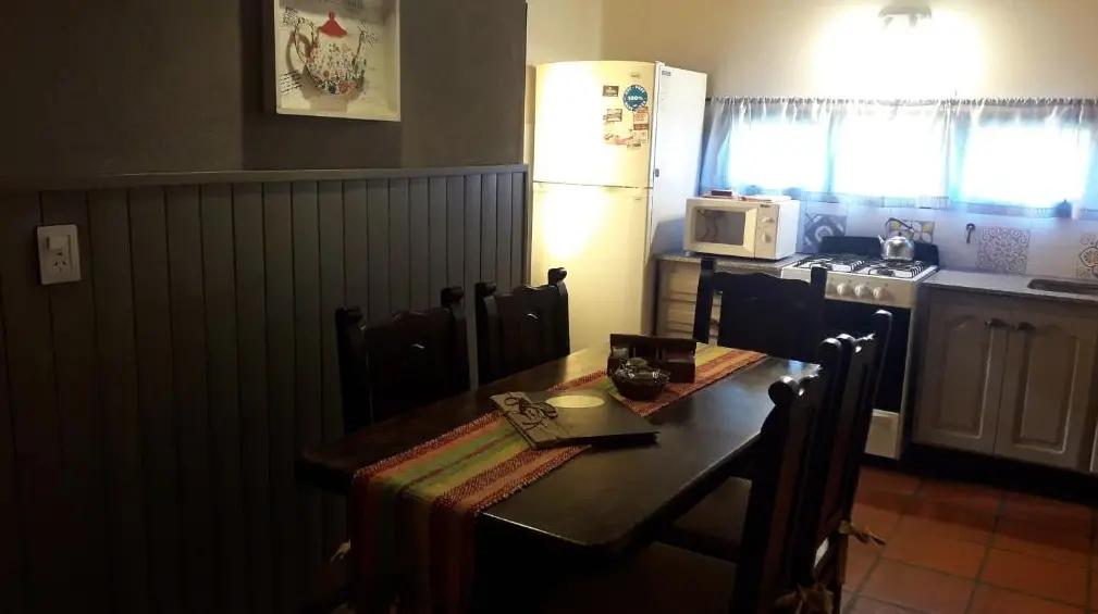 Cabañas Cerros del Sol mesa de comedor