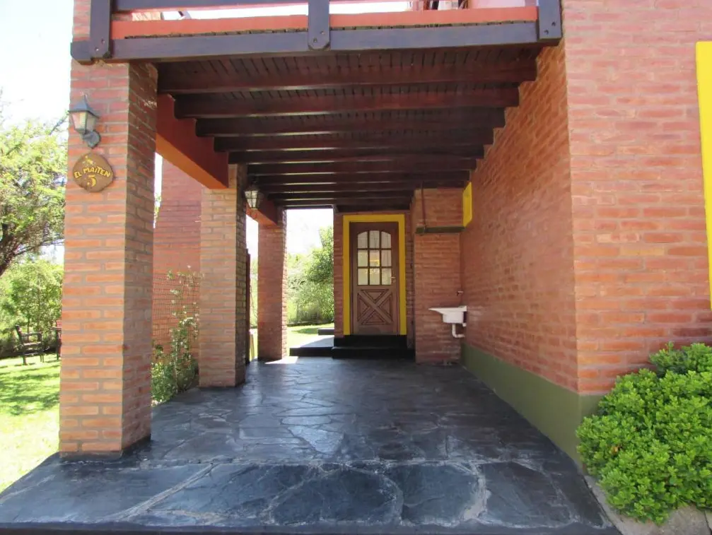 Cabañas Maitén estacionamiento