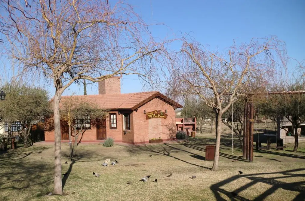 Cabañas Mi Viejo Vicente patio delantero