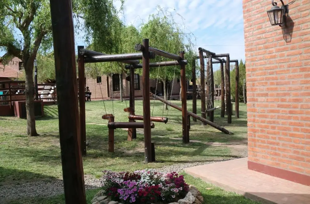 Cabañas Mi Viejo Vicente zona de juegos