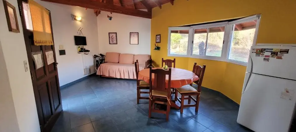 Cabañas Rincón de los Duendes mesa de comedor