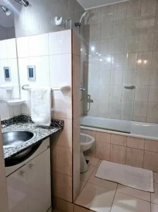Departamentos La Lucila baño completo