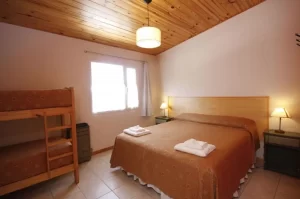Hostel El Gualicho cama doble y cucheta