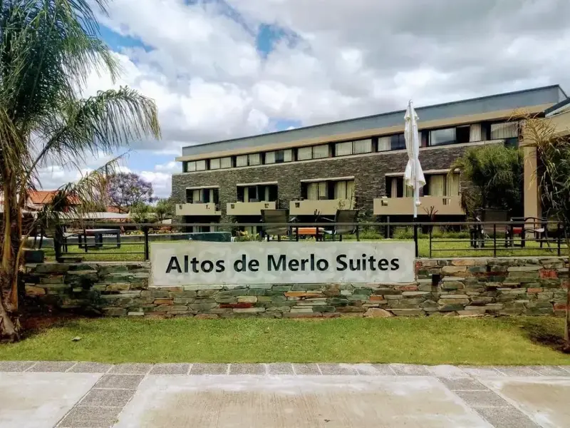 Hotel Altos de Merlo Suites