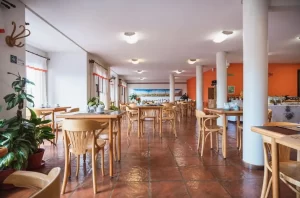 Hotel Bahía Nueva mesas para comer