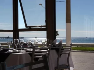 Hotel Costanera mesas para comer