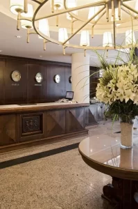 Hotel Dos Reyes recepción