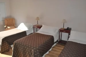 Hotel Gran Madryn tres camas individuales