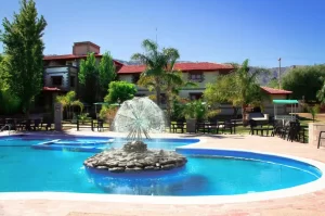 Hotel Torres del Sol pileta con fuente