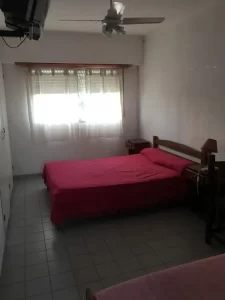 Hotel del Faro cama doble junto a la ventana