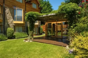 Aparthotel del Sauco jardín