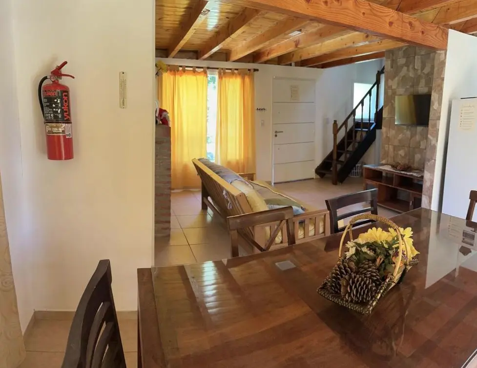 Cabaña Las Luisa mesa de comedor