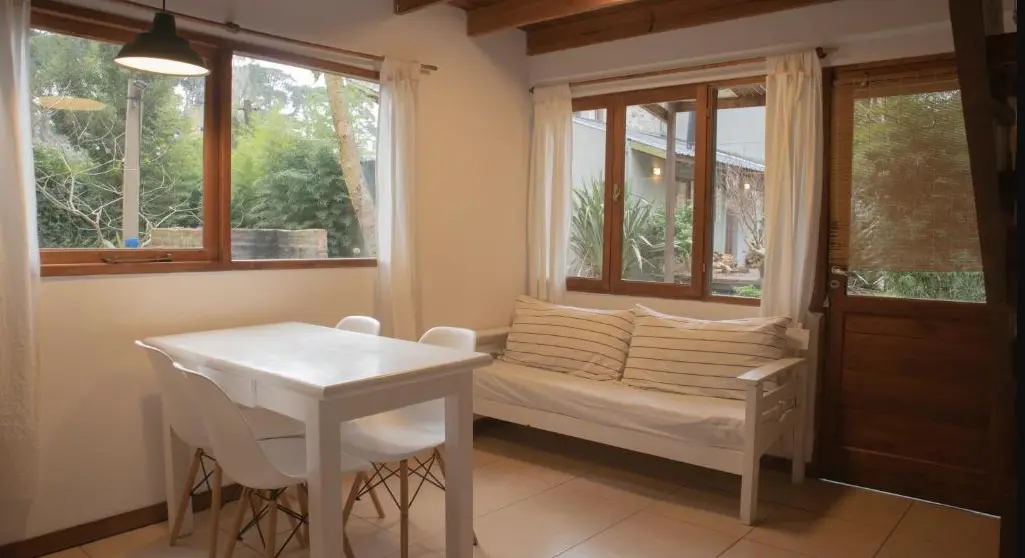 Cabañas Aire Fresco mesa de comedor