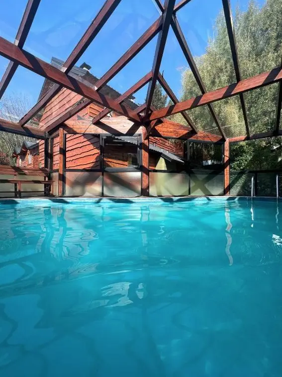 Cabañas Arique pileta cubierta