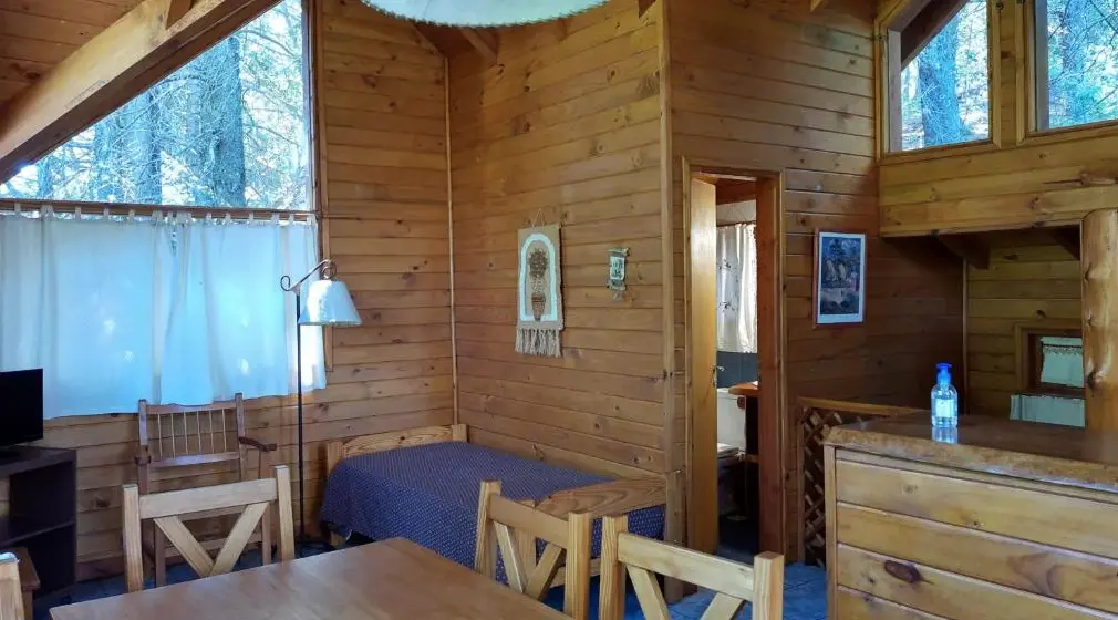 Cabañas Calen-Hue mesa de comedor