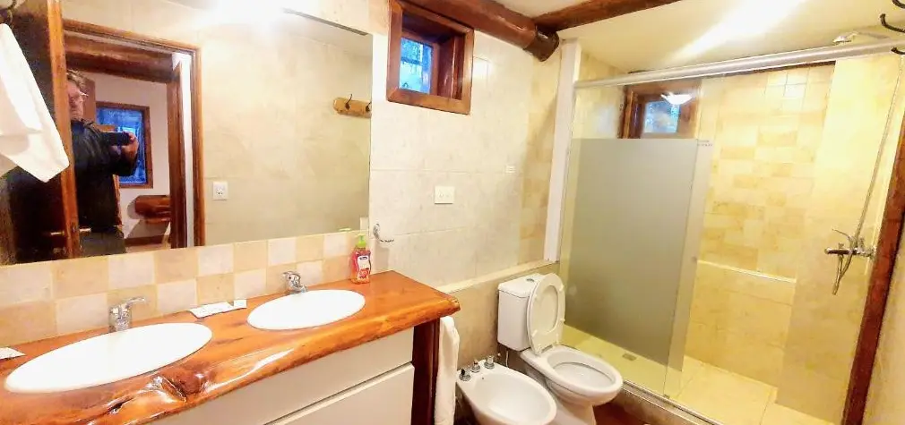 Cabañas Laderas del Campanario espejo del baño