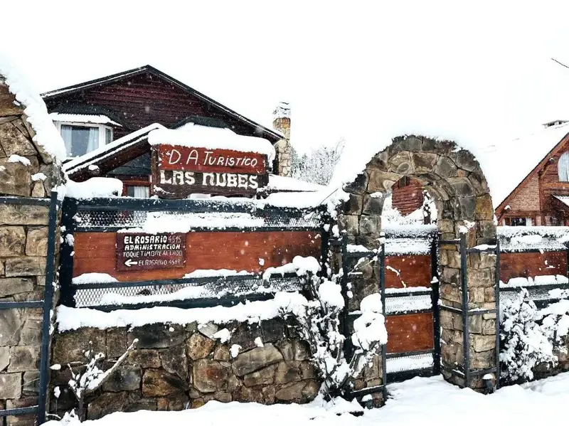 Cabañas Las Nubes cartel