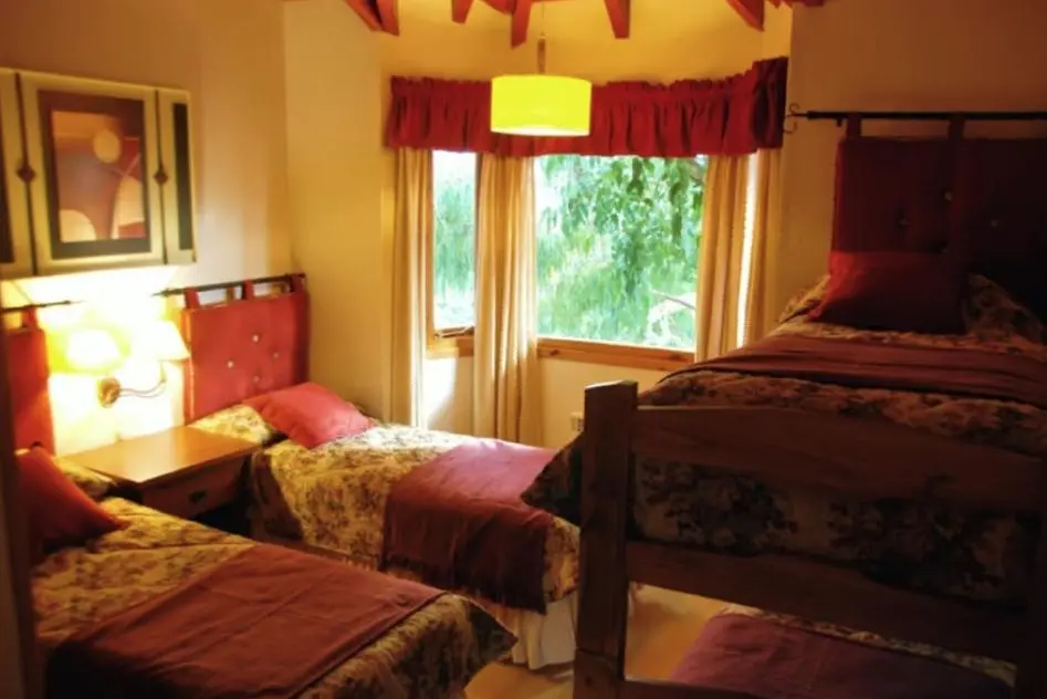 Cabañas Maniu camas individuales y cuchetas