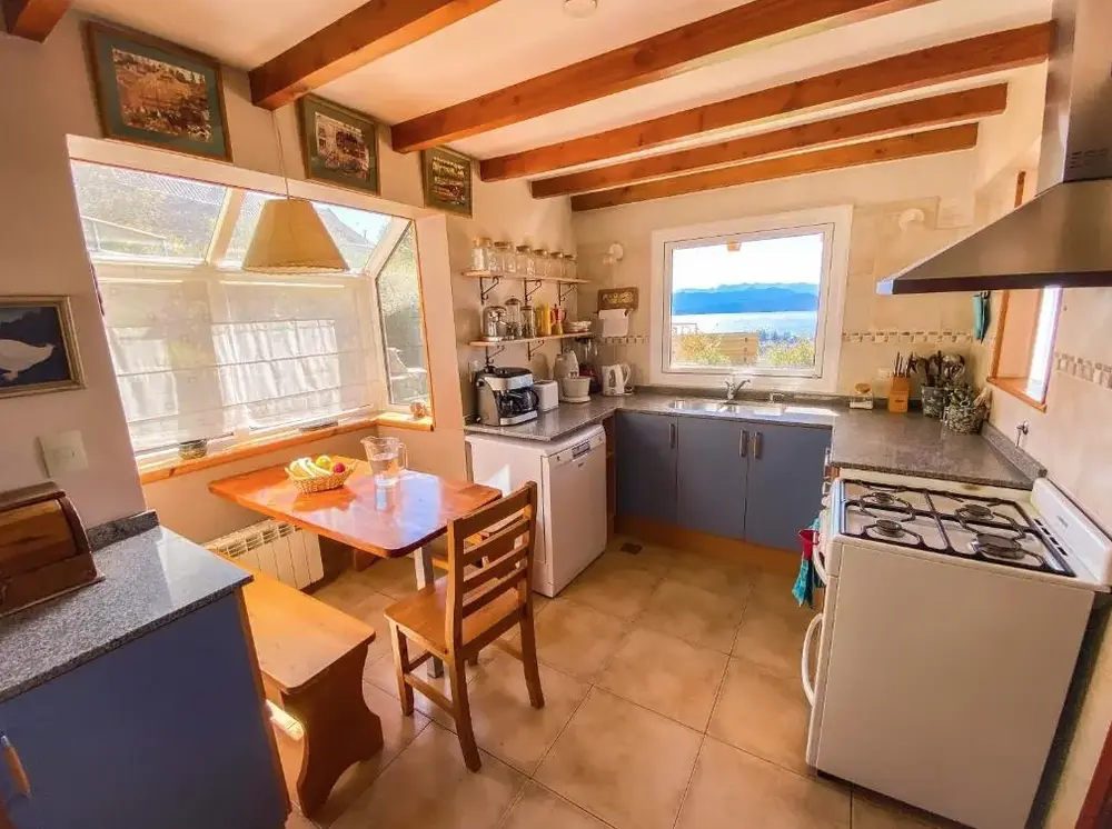 Cabañas Ventanas al Lago cocina completa